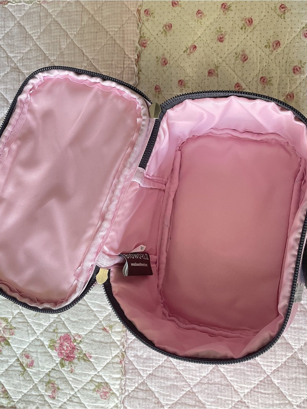 Sanrio Pink Kuromi & My Melody Bow Cosmetic Case - Picture 3 of 3